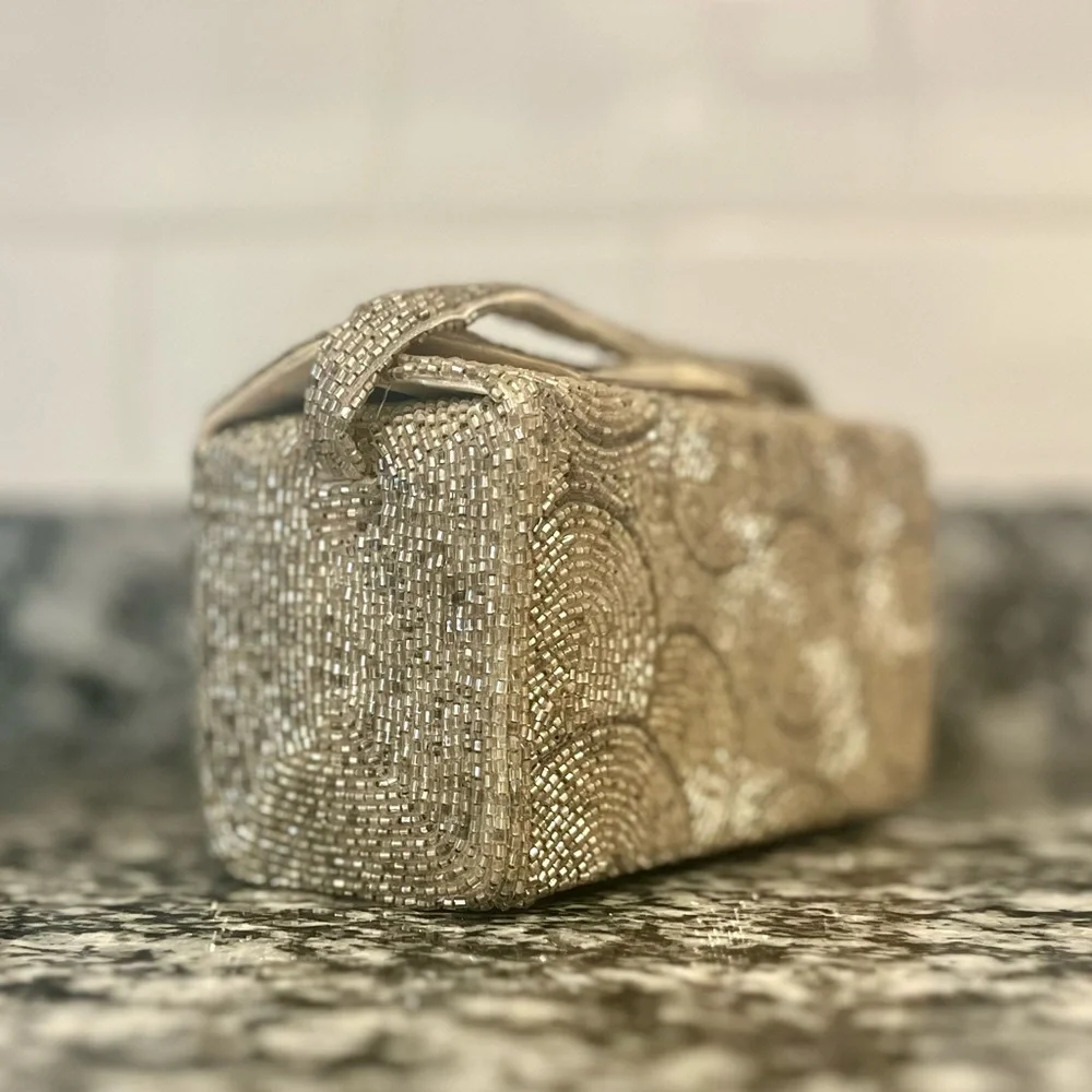 Exquisite Silver Vintage Hand Beaded Women's Evening Bag - Picture 2 of 4